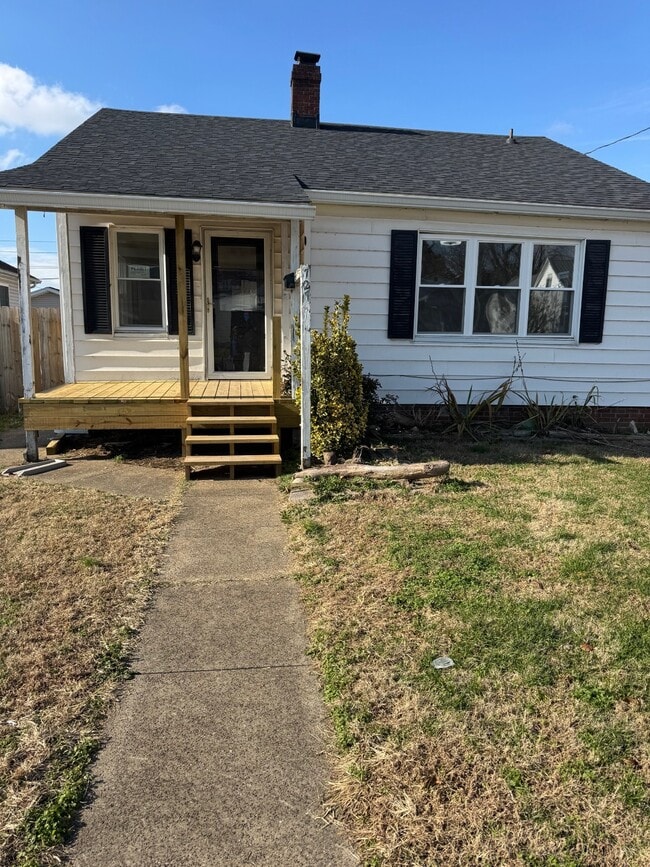 Primary Photo - 727 7th St