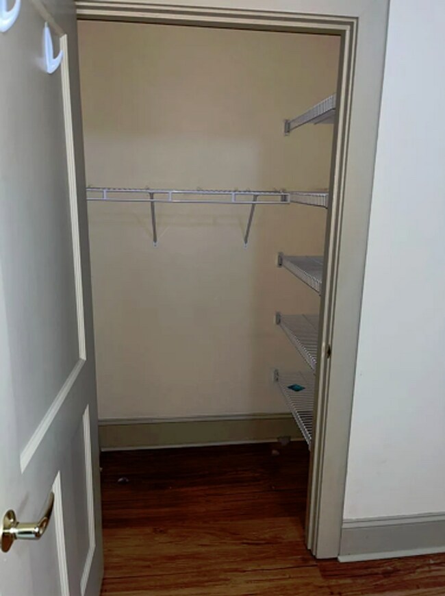Building Photo - Theresa Park Lofts Apartments -Three Bedro...