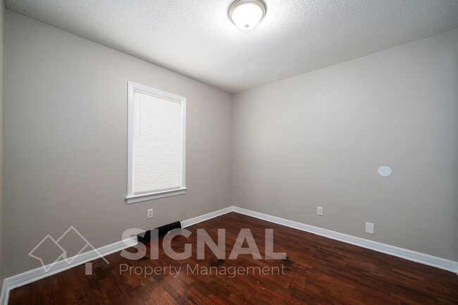 Building Photo - 912 2nd Ave