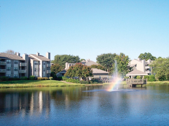 Building Photo - Amber Lake Apartment Homes