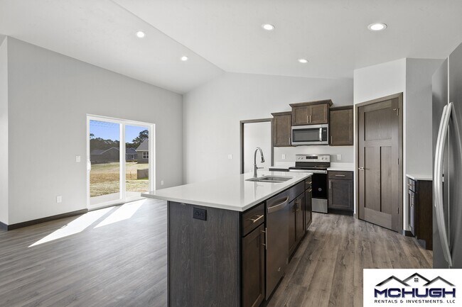 Building Photo - 1708 Patriot Wy