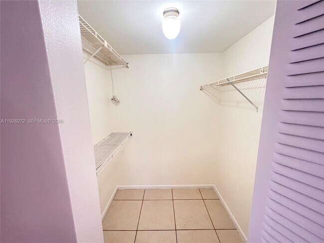 Building Photo - 7801 S Colony Cir