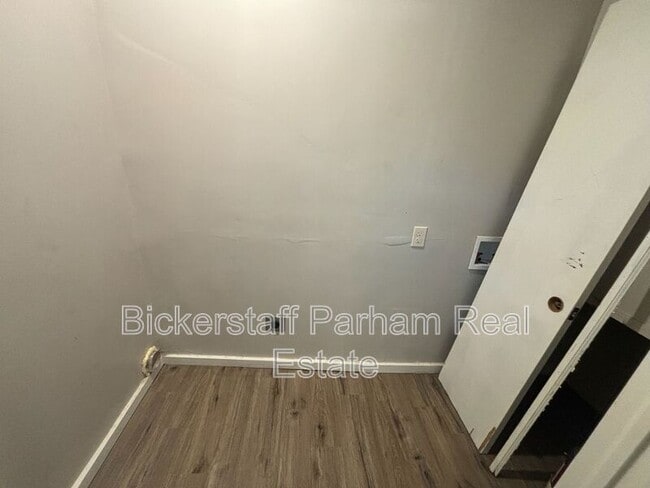 Building Photo - 224 11th Ave