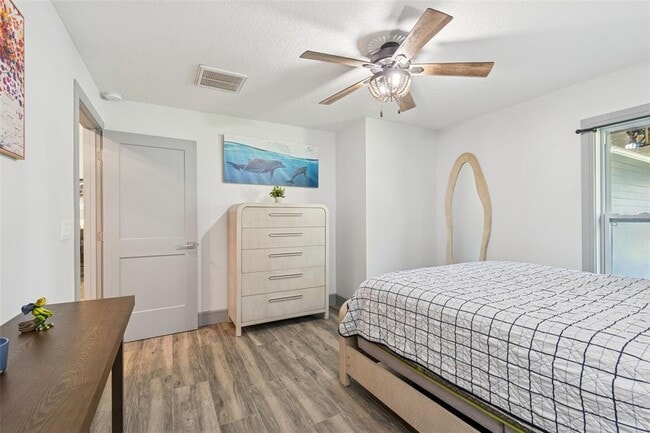 Building Photo - 292 Sunlit Cove Dr NE