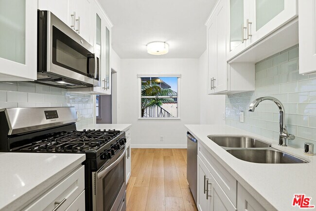 Building Photo - 1944 S Beverly Glen Blvd