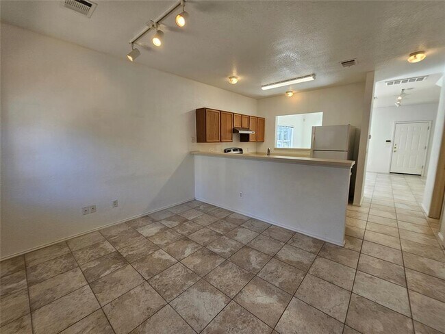 Building Photo - 304 Windridge Village Cove