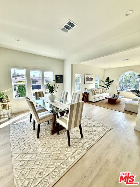 Building Photo - 900 N Alfred St