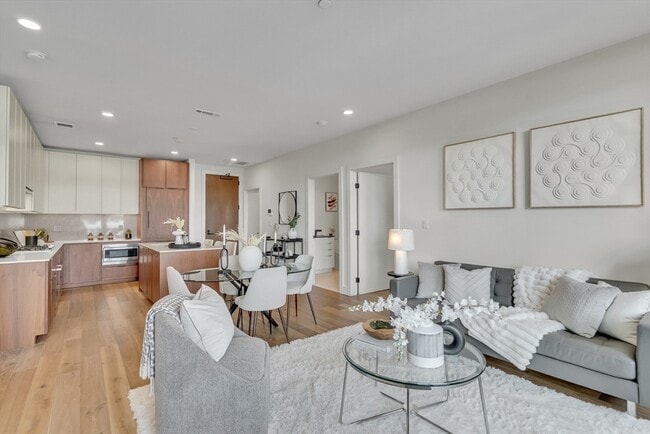 Building Photo - 566 Columbus Ave