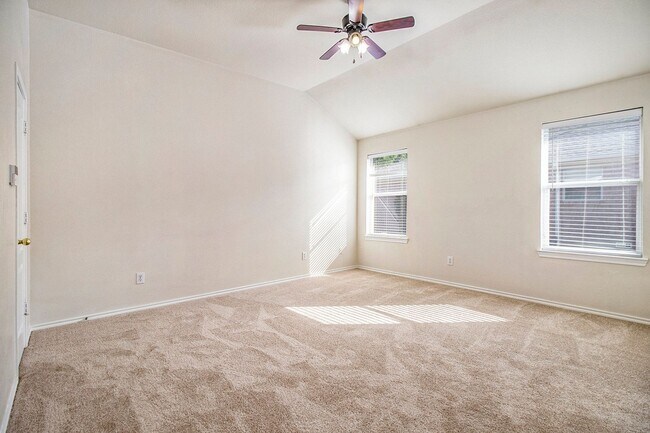 Building Photo - Charming 4-Bedroom, 2-Bathroom Home