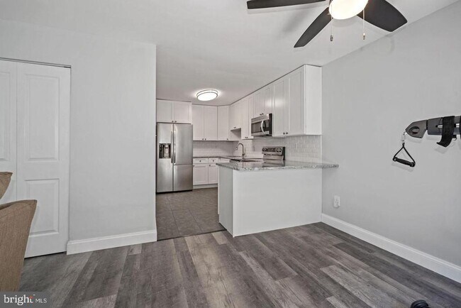 Building Photo - 5707 Thunder Hill Rd