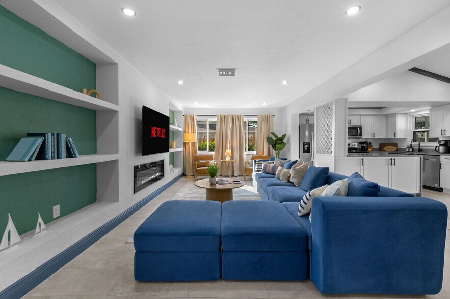 Building Photo - 13413 Coronado Dr