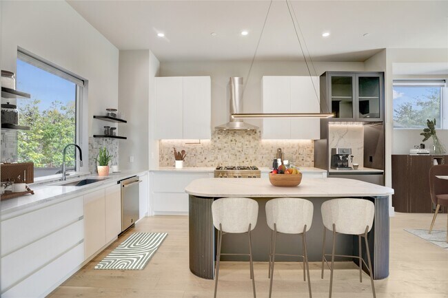 Building Photo - 1116 Peden St