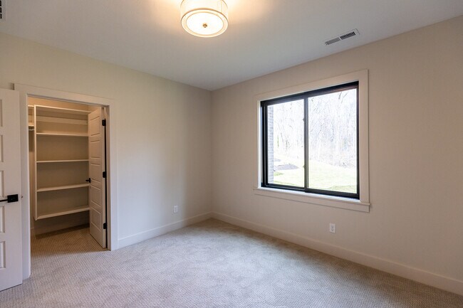 Building Photo - 871 Rosemary Gdns