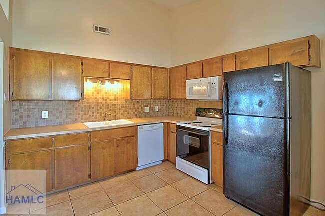 Building Photo - 664 Windward Dr