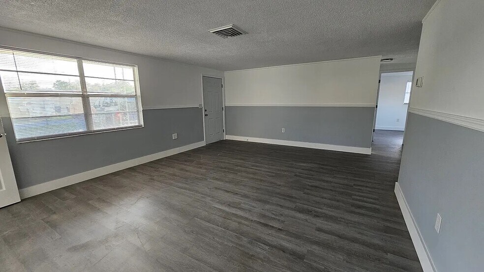 Building Photo - 6441 Woodland Ln