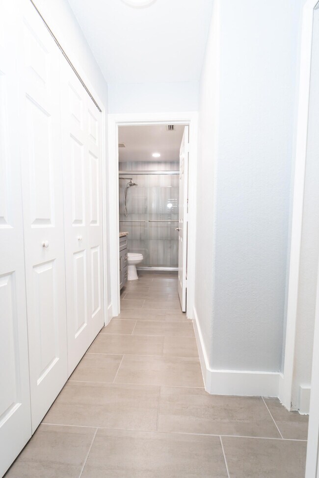 Building Photo - 3515 Shoma Dr