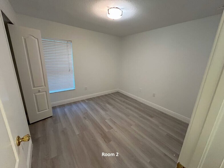 Building Photo - 5023 Quadrangle Ct