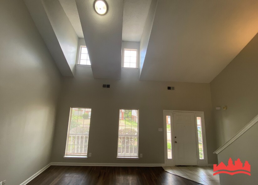 Building Photo - 7019 S Estacada Way