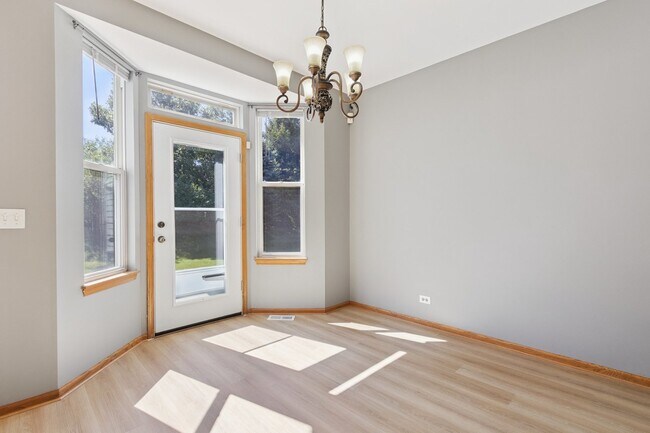 Building Photo - 3403 Green Pastures Ln