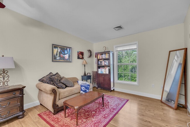 Building Photo - 943 Mt Vernon Rd