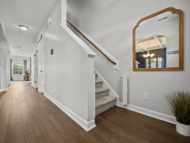 Building Photo - 509 Romper Rd