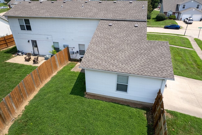 Building Photo - 5015 CARRIE RIDGE Dr