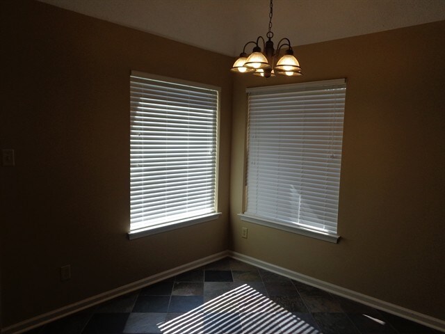 Building Photo - 1326 Siskin Dr