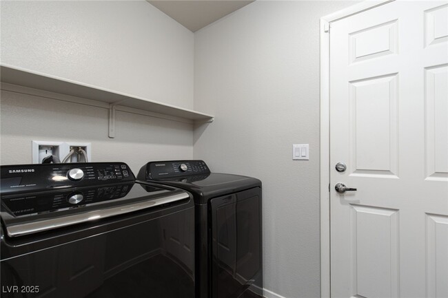 Building Photo - 4740 Blaise Ave