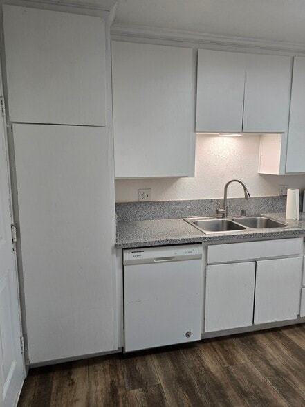 Building Photo - 116 Baker Way