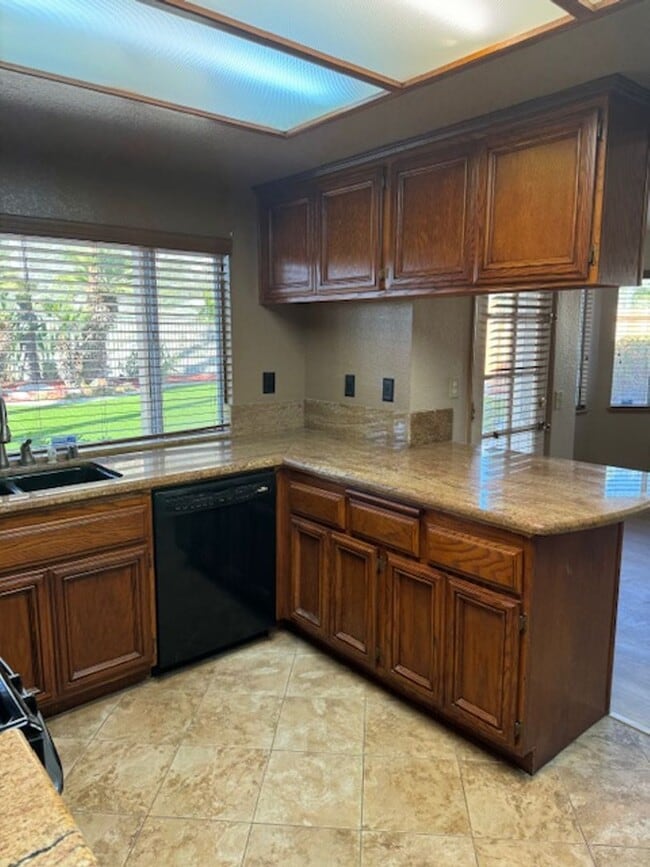 Building Photo - Beautiful 3 Bedroom 2.5 Bath Home!!