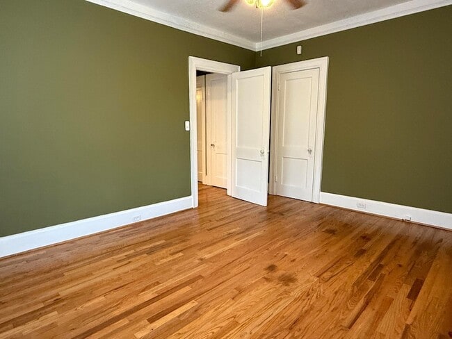 Building Photo - 221 Morningside Dr