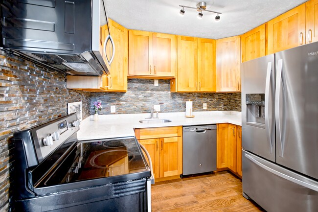 Building Photo - 1600 Wilikina Dr
