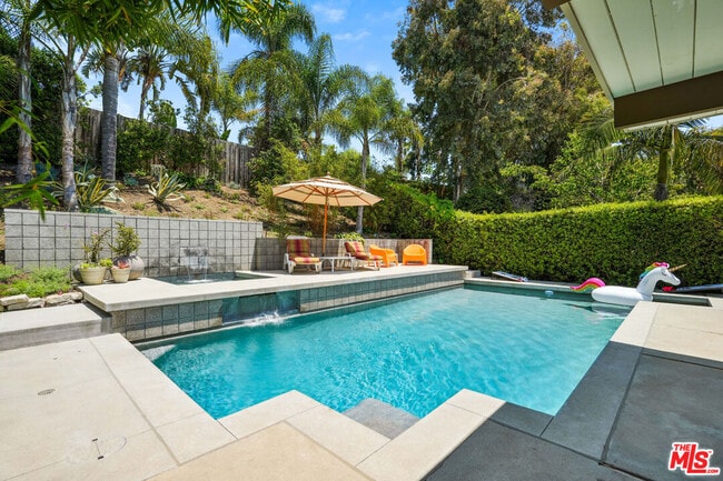 Building Photo - 1568 Stoddard Ave