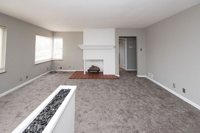 Building Photo - 3031 Irvella Pl