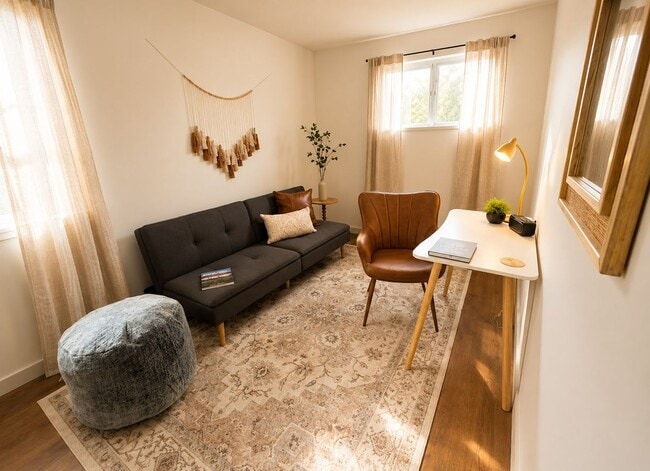 Building Photo - Fully Furnished 3BR | Renovated | All Utilities Included | Ideal for 30+ Day Stays