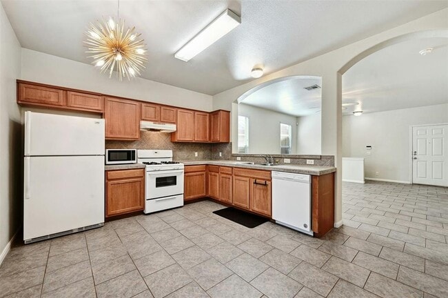 Building Photo - 2412 Allred Dr