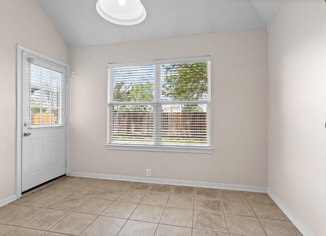 Building Photo - 8817 Sunforest Ln