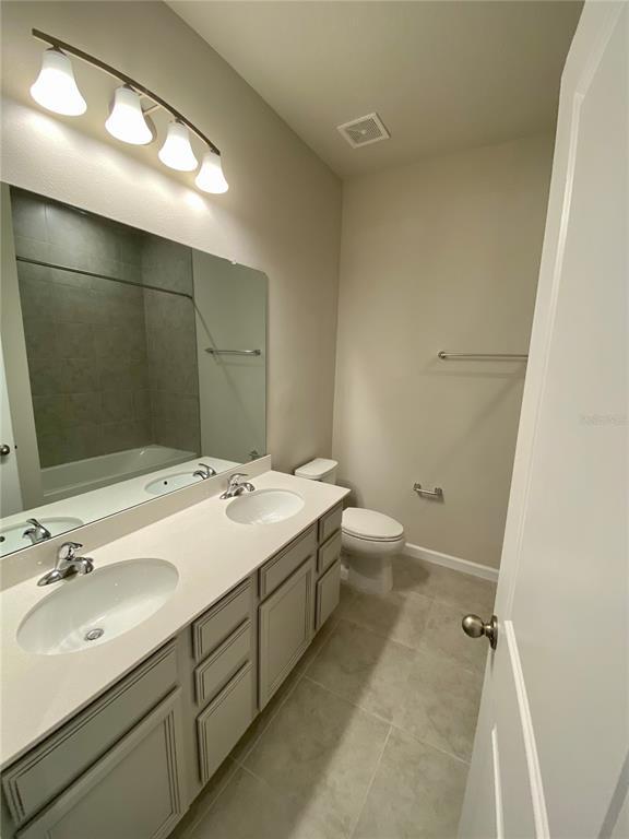 Building Photo - 18236 Hunters Meadow Walk