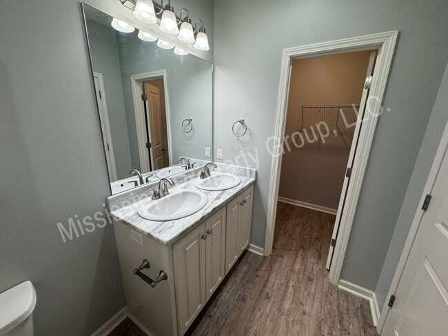 Building Photo - 3BR/2BA Home