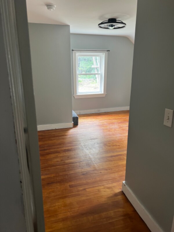 Building Photo - 10 Battey Dr