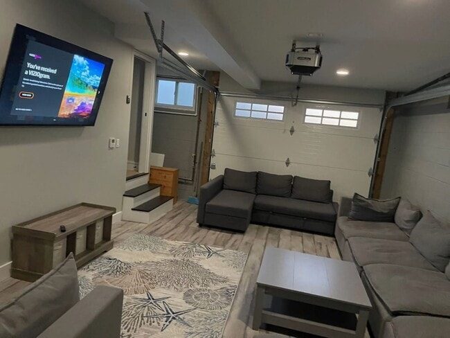 Building Photo - Beach House Winter Rental (Available Novem...