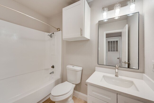 Interior Photo - The Chandler