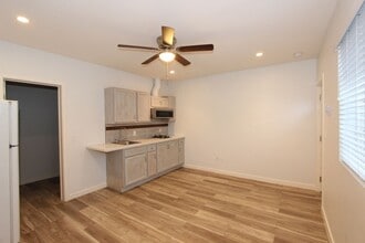 Building Photo - Charming Studio unit located in Mira Mesa available for rent NOW