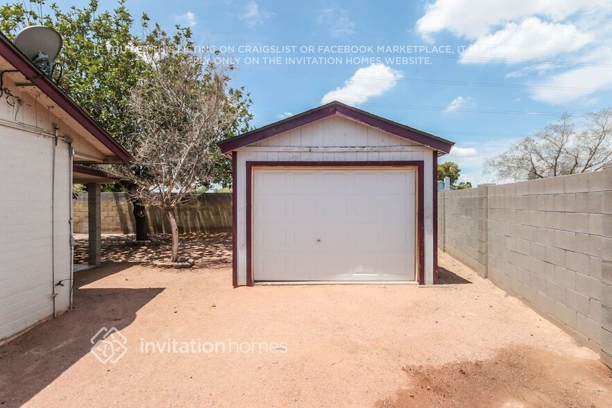 Building Photo - 11616 N 66th Dr