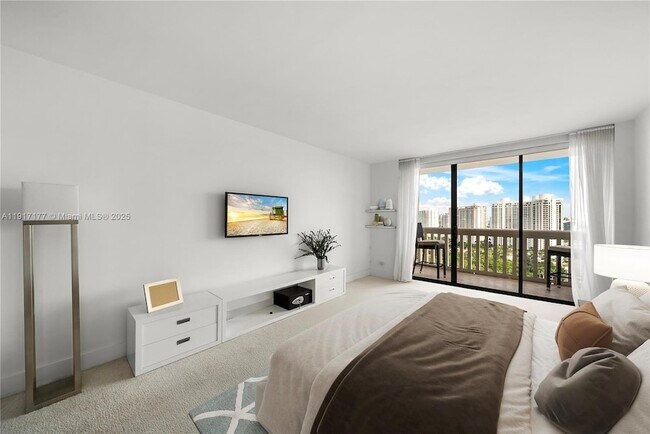 Building Photo - 1000 W Island Blvd