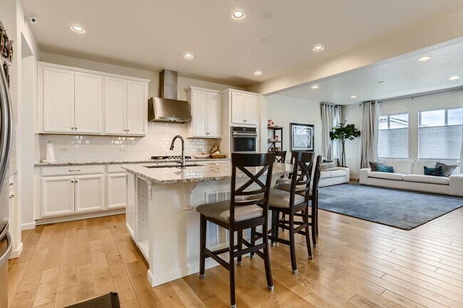 Building Photo - Stunning Newer-Built Home in Desirable Pal...