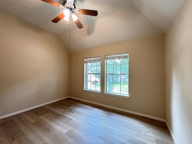 Building Photo - 3418 Shadowfern Dr