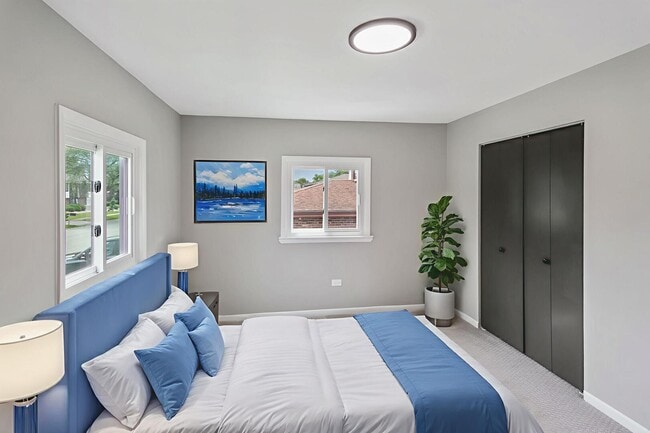 Building Photo - 242 S Harper Ave