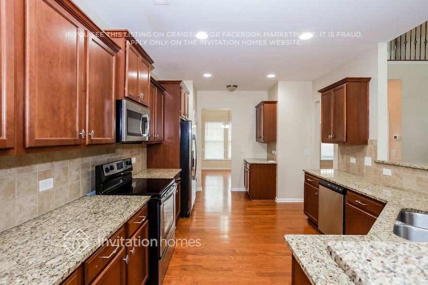 Building Photo - 15913 Oxford Glenn Dr