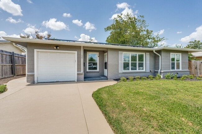 Primary Photo - Charming 2-Bedroom Home with Updated Kitch...